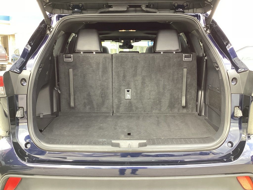 2025 Toyota Highlander XSE - Photo 14