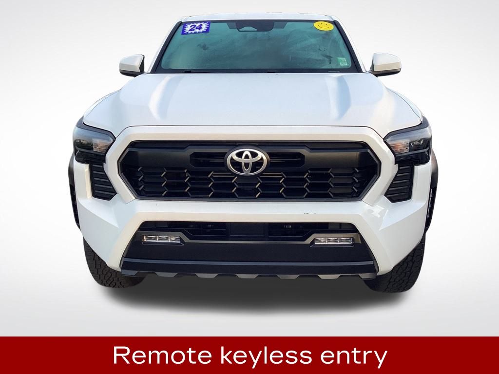 2024 Toyota Tacoma photo 2