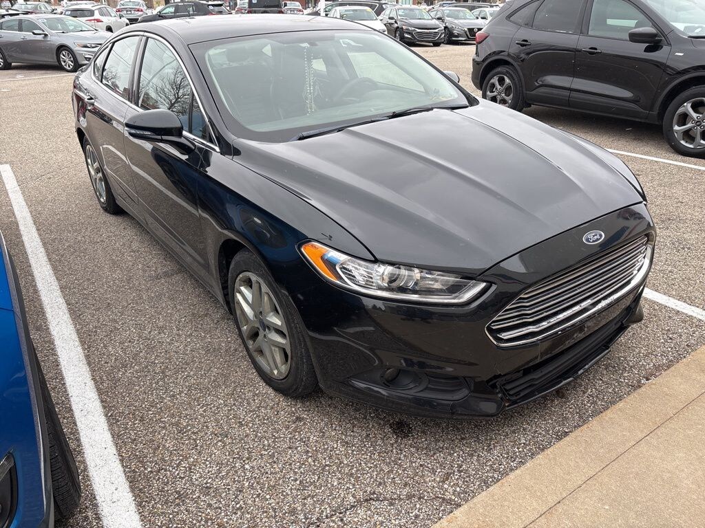 Used 2015 Ford Fusion SE Sedan