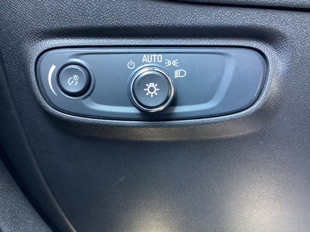 2024 Chevrolet Equinox LT - Photo 30