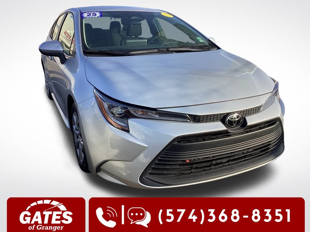 2025 Toyota Corolla LE's photo