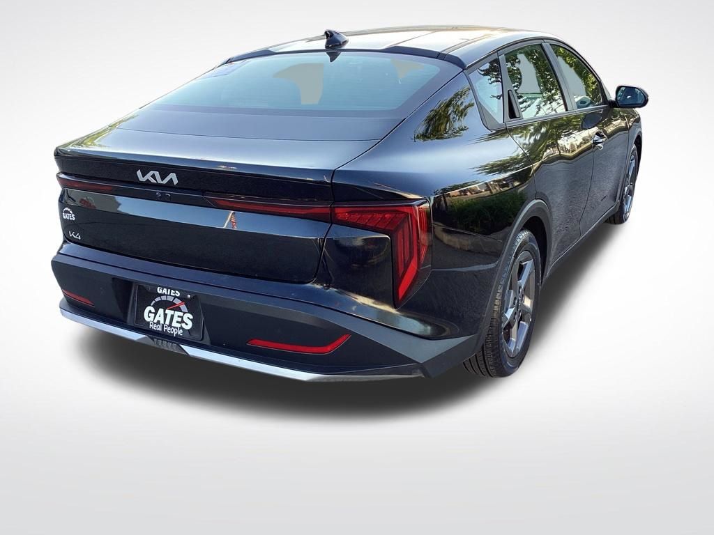 2025 Kia K4 LXS - Photo 9