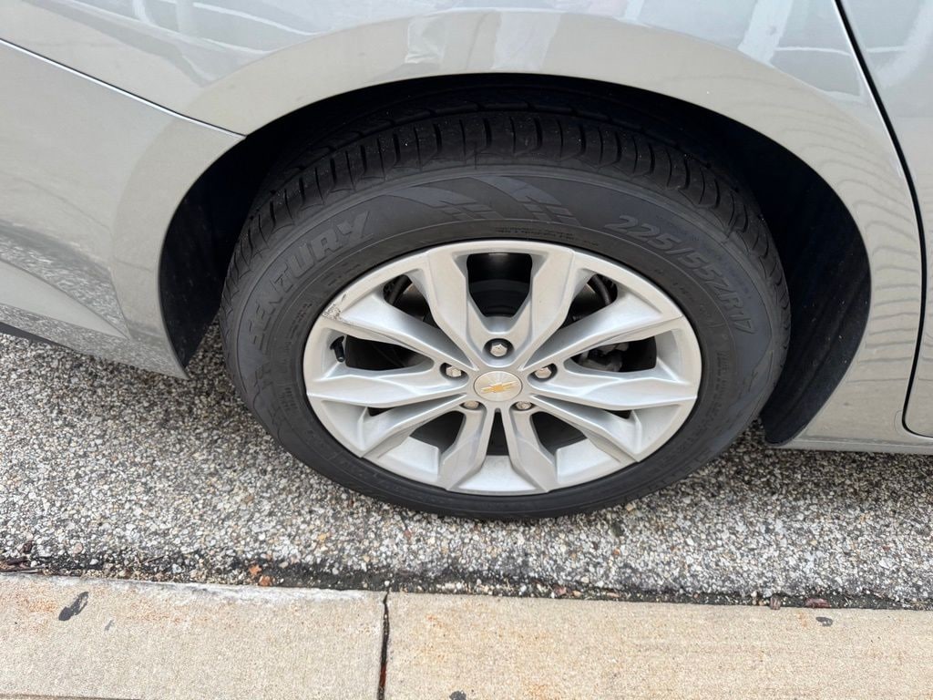 Used 2025 Chevrolet Malibu 1LT Sedan