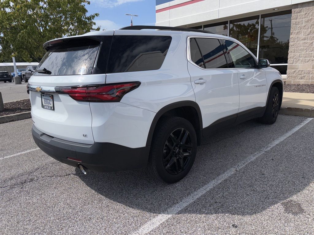 2023 Chevrolet Traverse Cloth 1LT photo 2