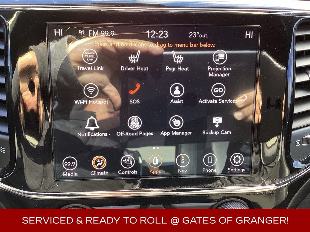 2021 Jeep Grand Cherokee Laredo X photo 3