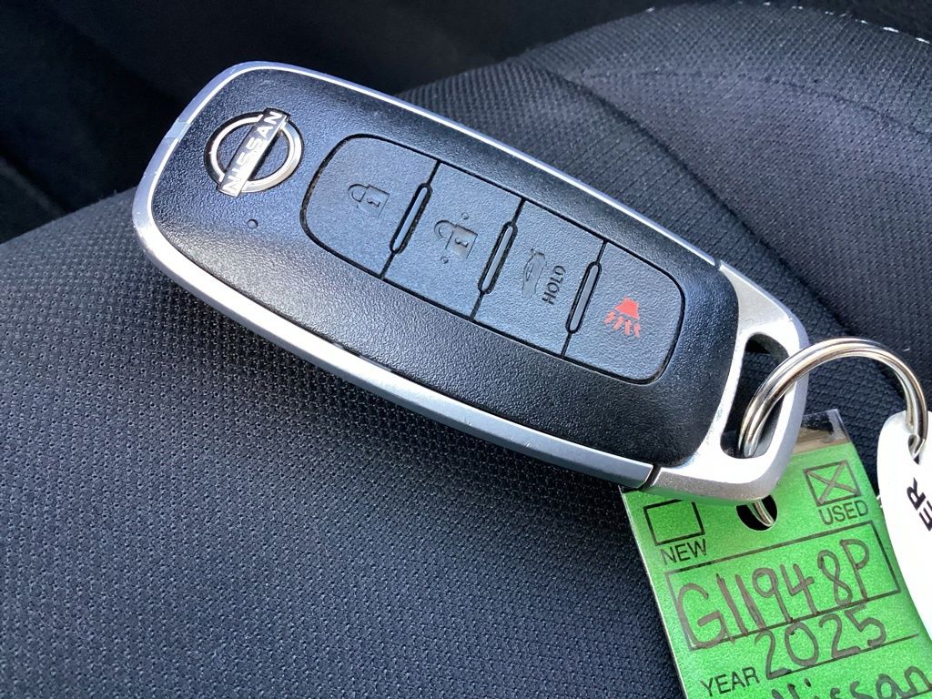 2025 Nissan Sentra SV - Photo 26