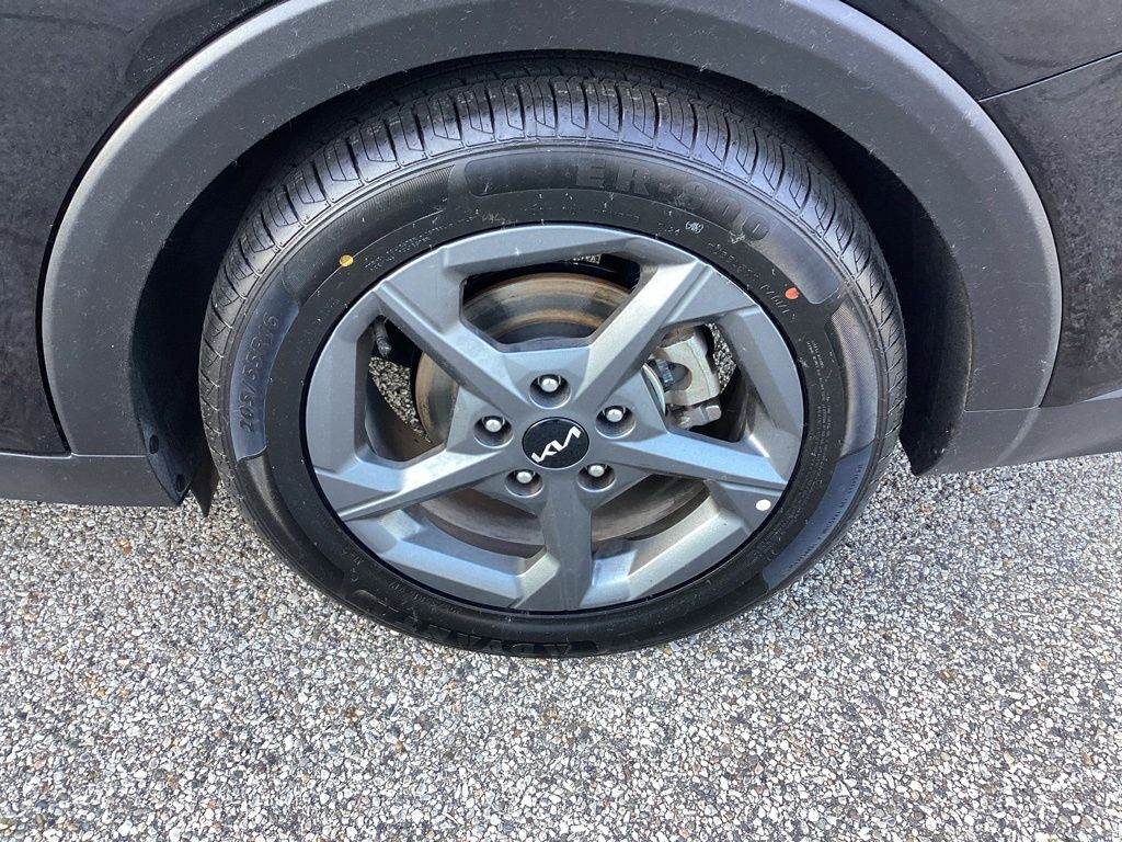 2025 Kia K4 LXS - Photo 24
