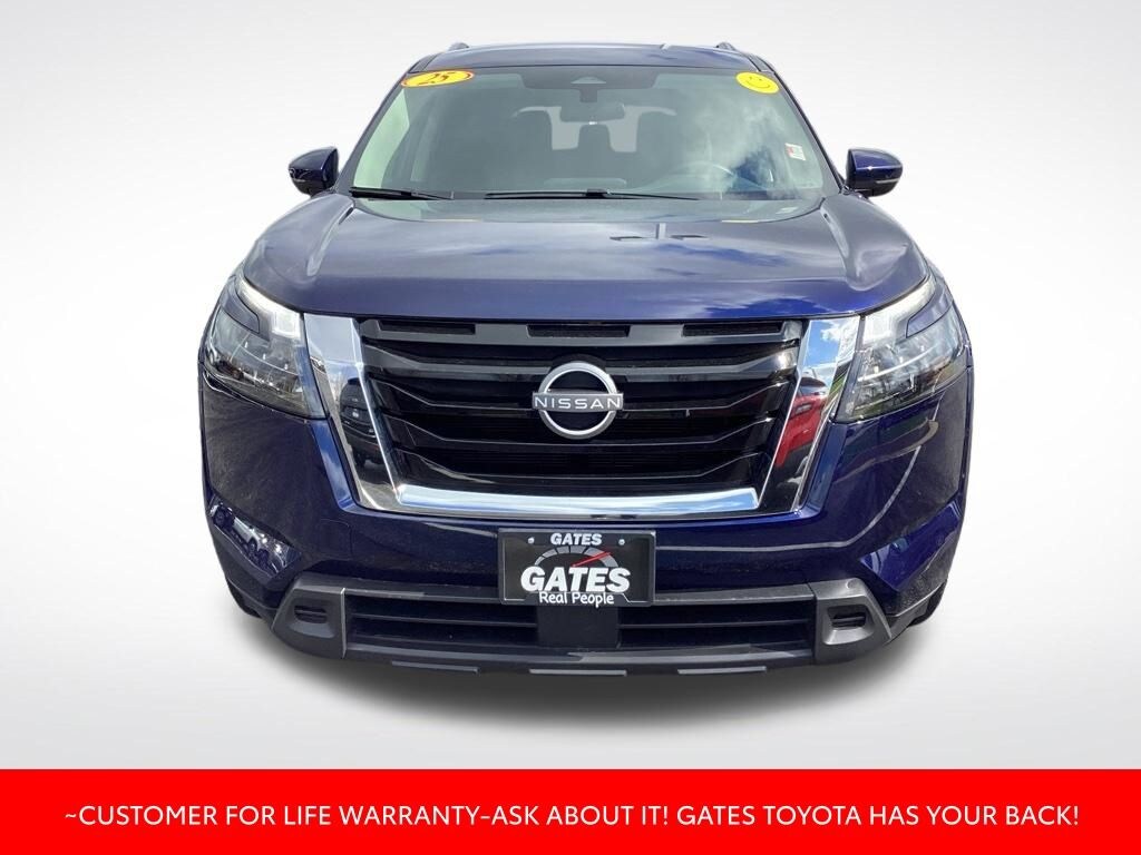 Used 2025 Nissan Pathfinder SV SUV