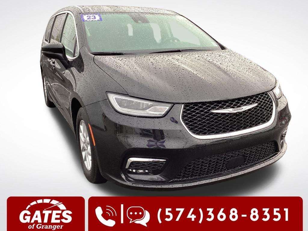 Used 2023 Chrysler Pacifica Touring L Minivan/Van