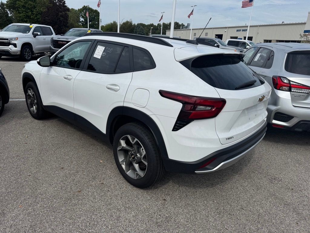 Used 2025 Chevrolet Trax LT SUV