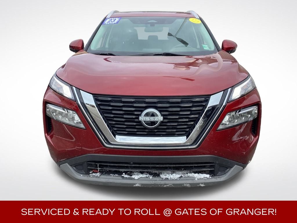 2023 Nissan Rogue SV photo 2