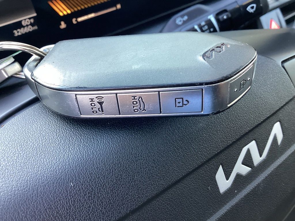 2025 Kia K4 LXS - Photo 22