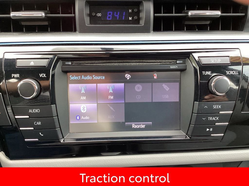 2016 Toyota Corolla LE photo 3
