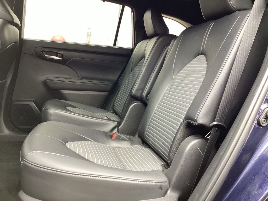 2025 Toyota Highlander XSE - Photo 16