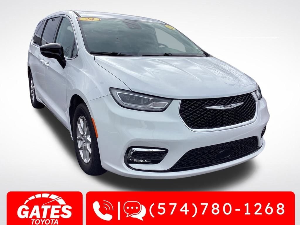 2024 Chrysler Pacifica Touring L's photo