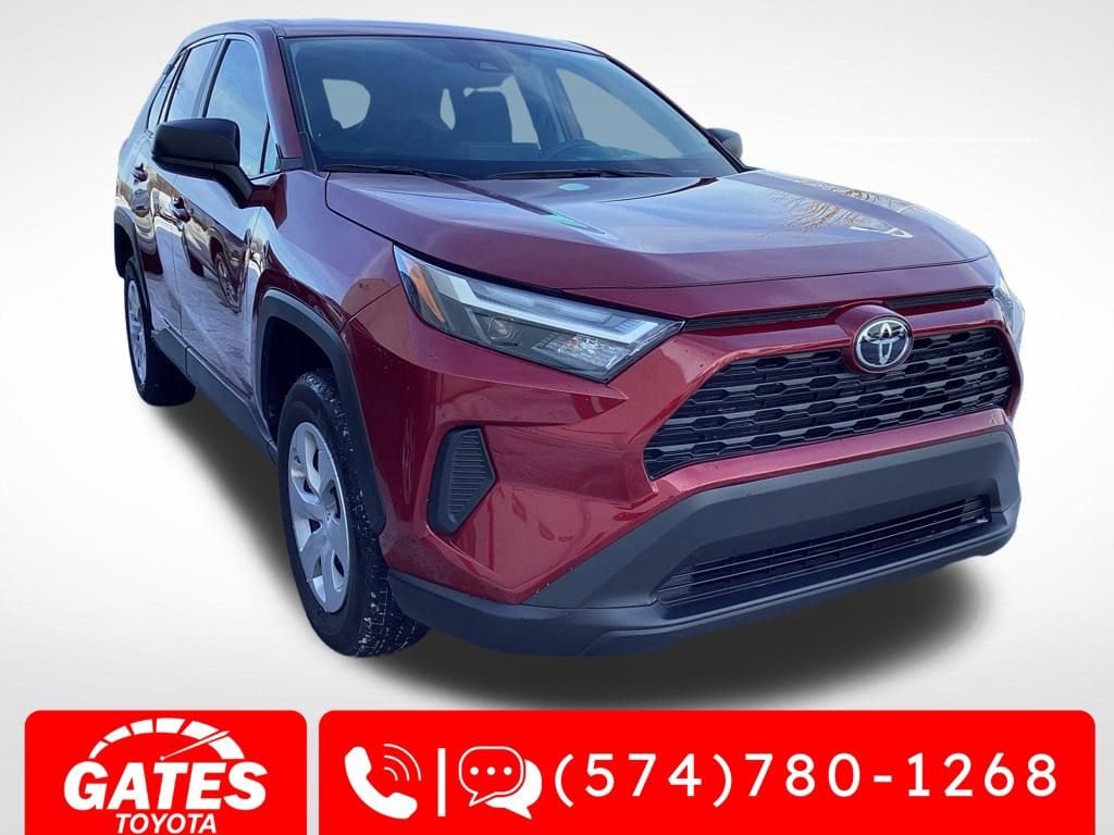 2025 Toyota RAV4 LE's photo