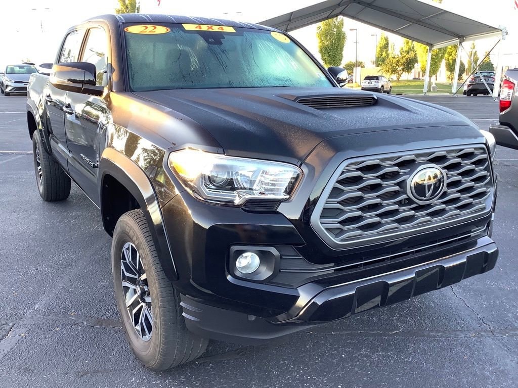 Used 2022 Toyota Tacoma TRD Sport with VIN 3TYCZ5AN7NT072557 for sale in South Bend, IN