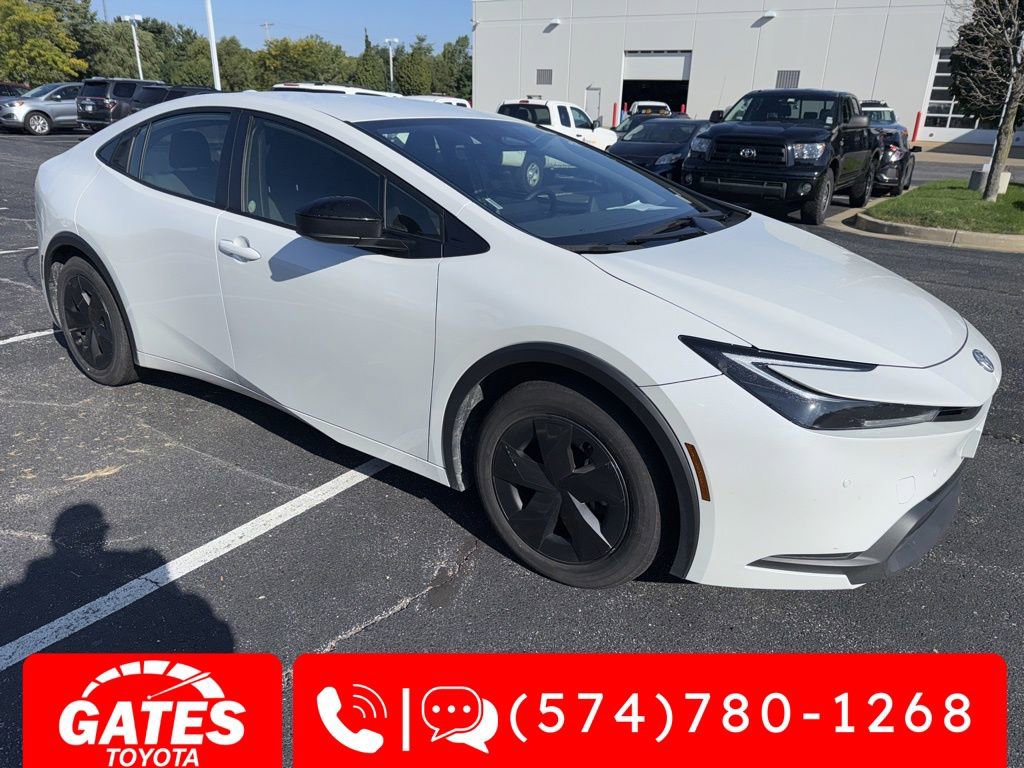 2024 Toyota Prius LE photo 3