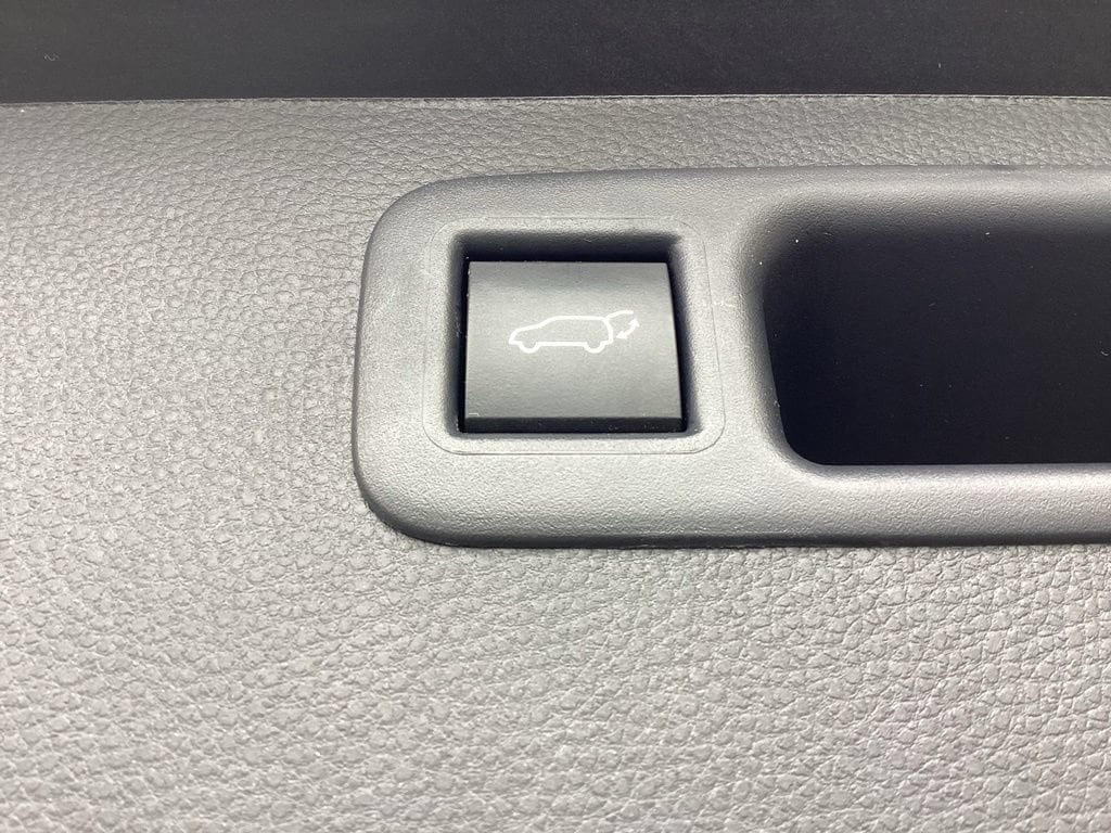 2025 Toyota Highlander XSE - Photo 13