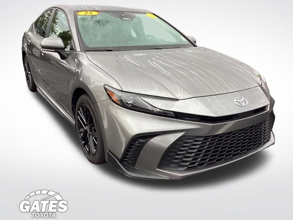 Used 2025 Toyota Camry SE Sedan