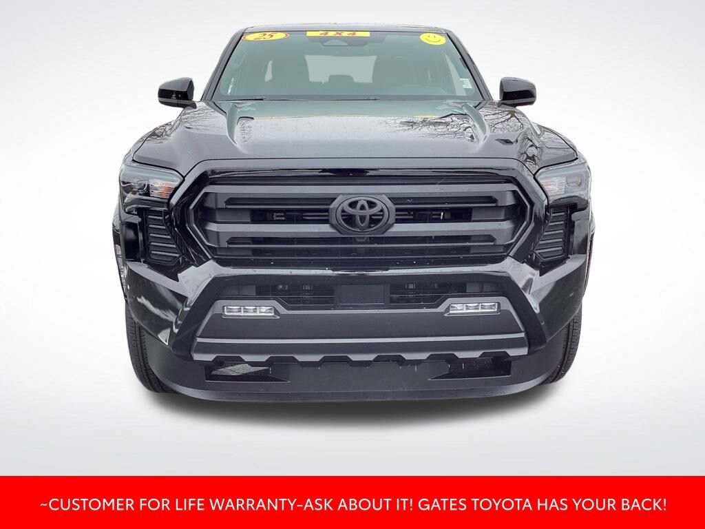 2025 Toyota Tacoma SR5 photo 2