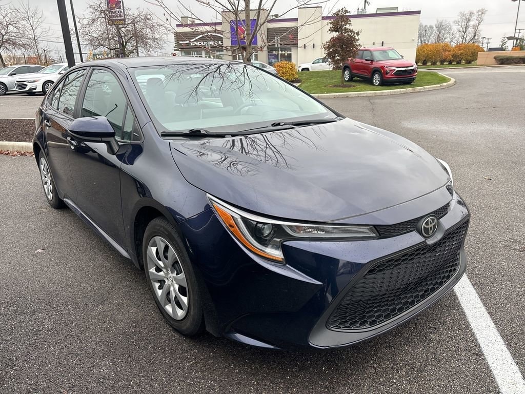 2021 Toyota Corolla LE's photo