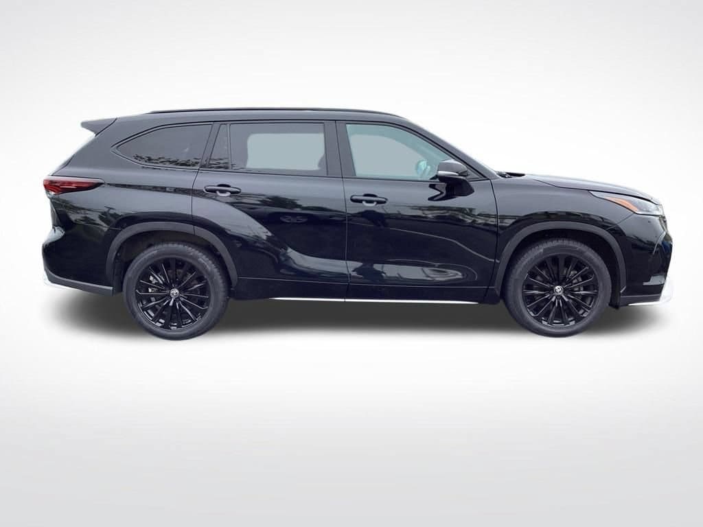 2025 Toyota Highlander XSE - Photo 10