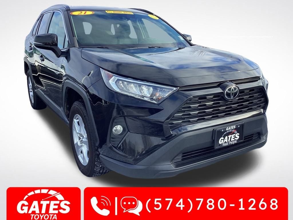 2021 Toyota RAV4 XLE's photo