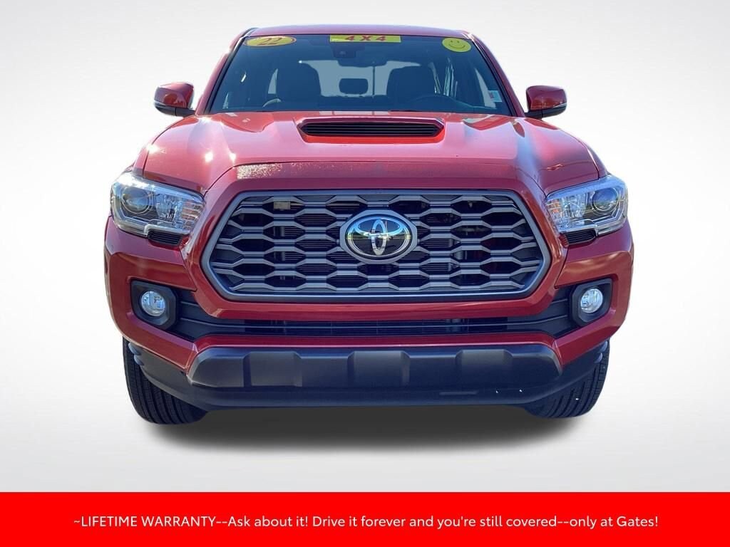 2022 Toyota Tacoma TRD Sport photo 2