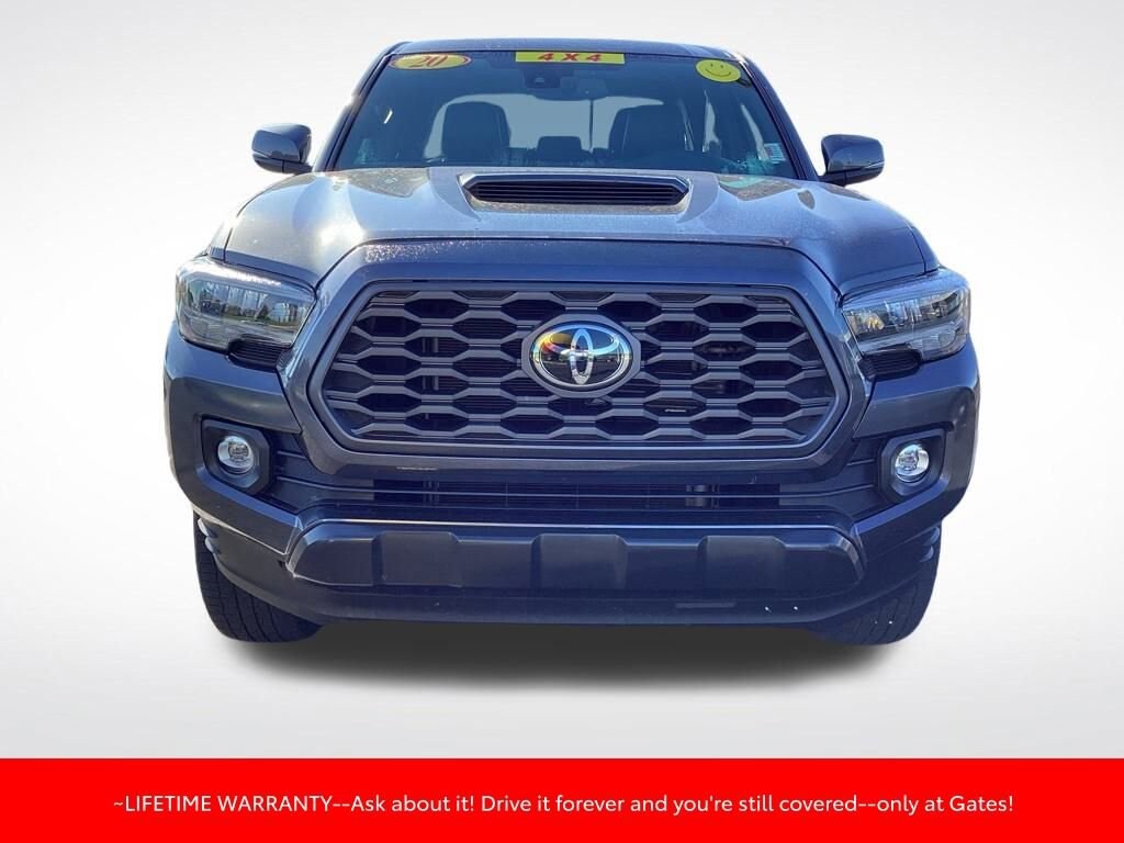 2020 Toyota Tacoma TRD Sport photo 2