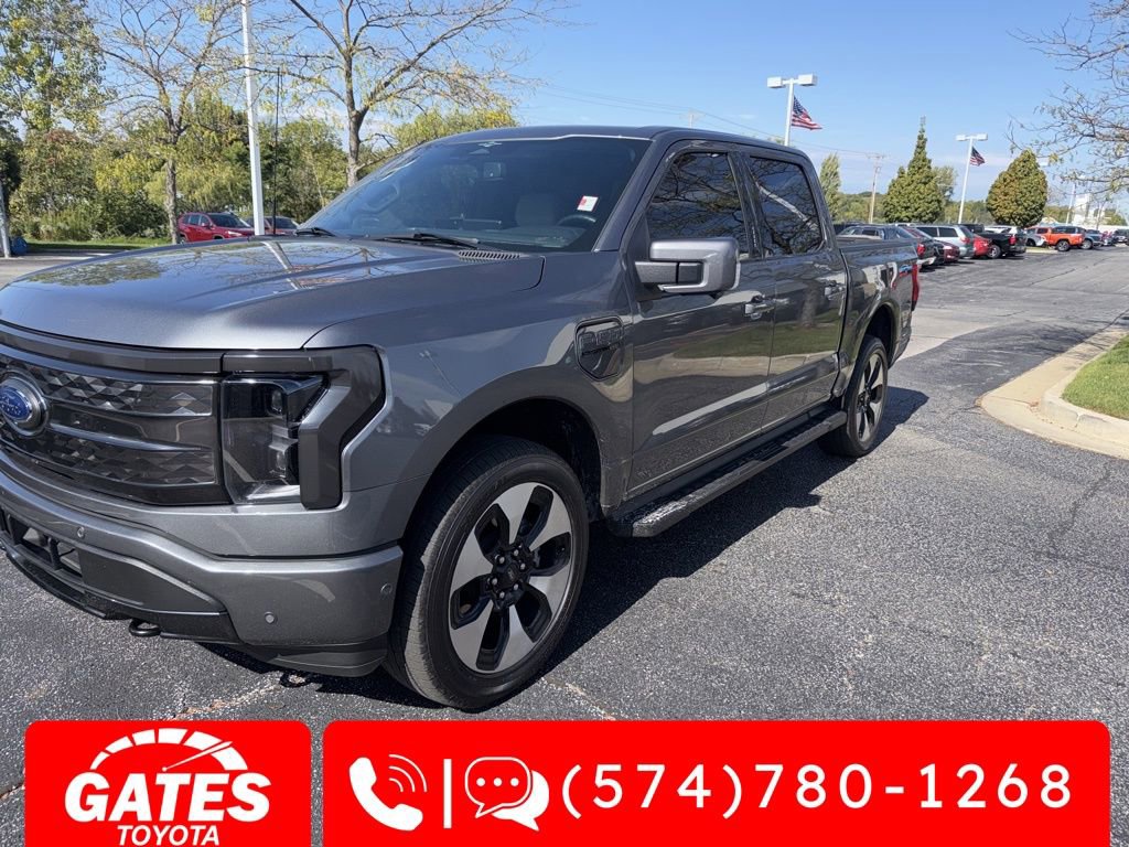 2023 Ford F-150 Lightning Platinum photo 2