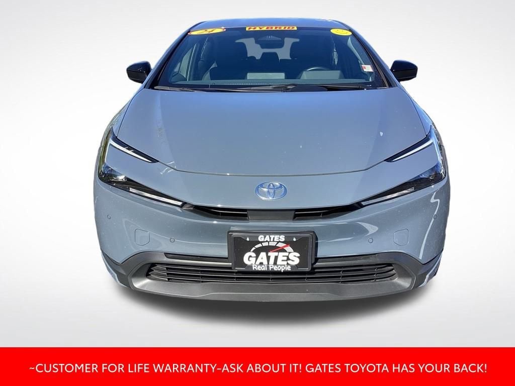 Used 2024 Toyota Prius LE Hatchback