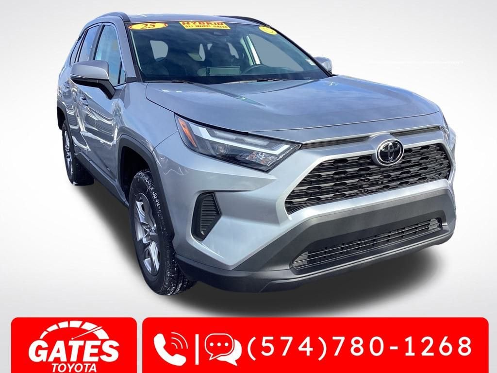 2025 Toyota RAV4 XLE's photo