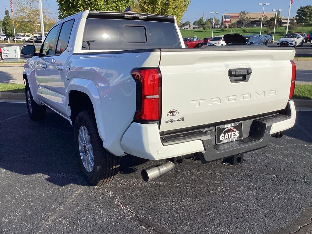 2025 Toyota Tacoma SR5 4x4 Double Cab photo 3