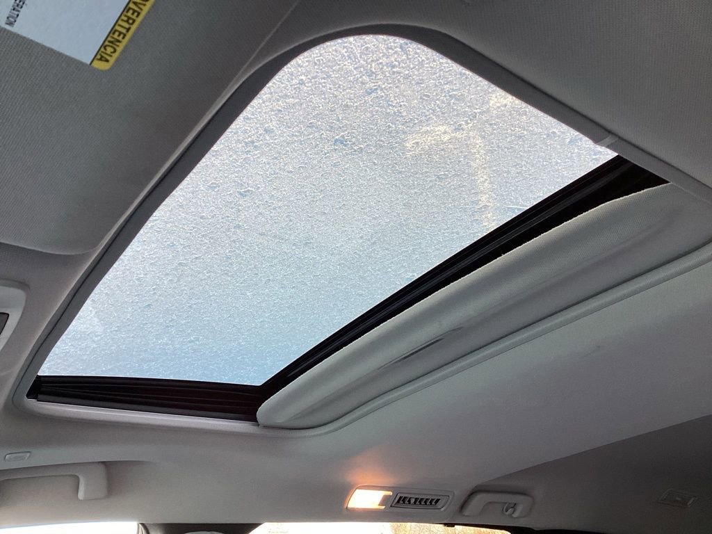 2025 Toyota Sienna XLE photo 4