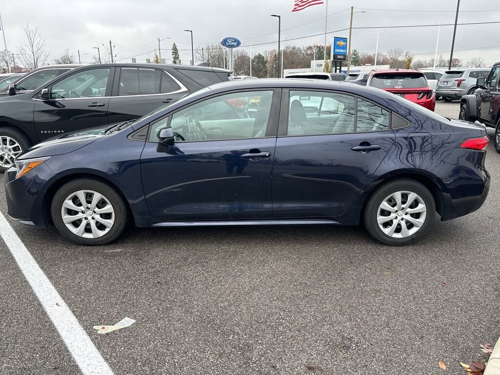 Used 2021 Toyota Corolla LE Sedan