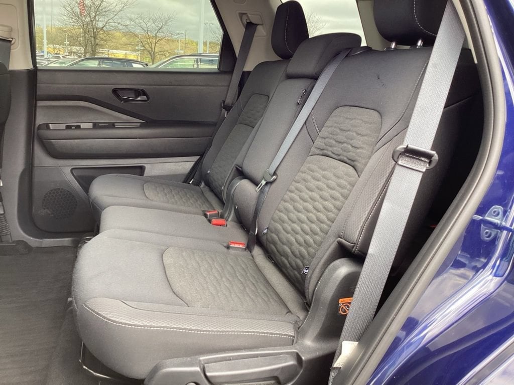 2025 Nissan Pathfinder SV - Photo 15