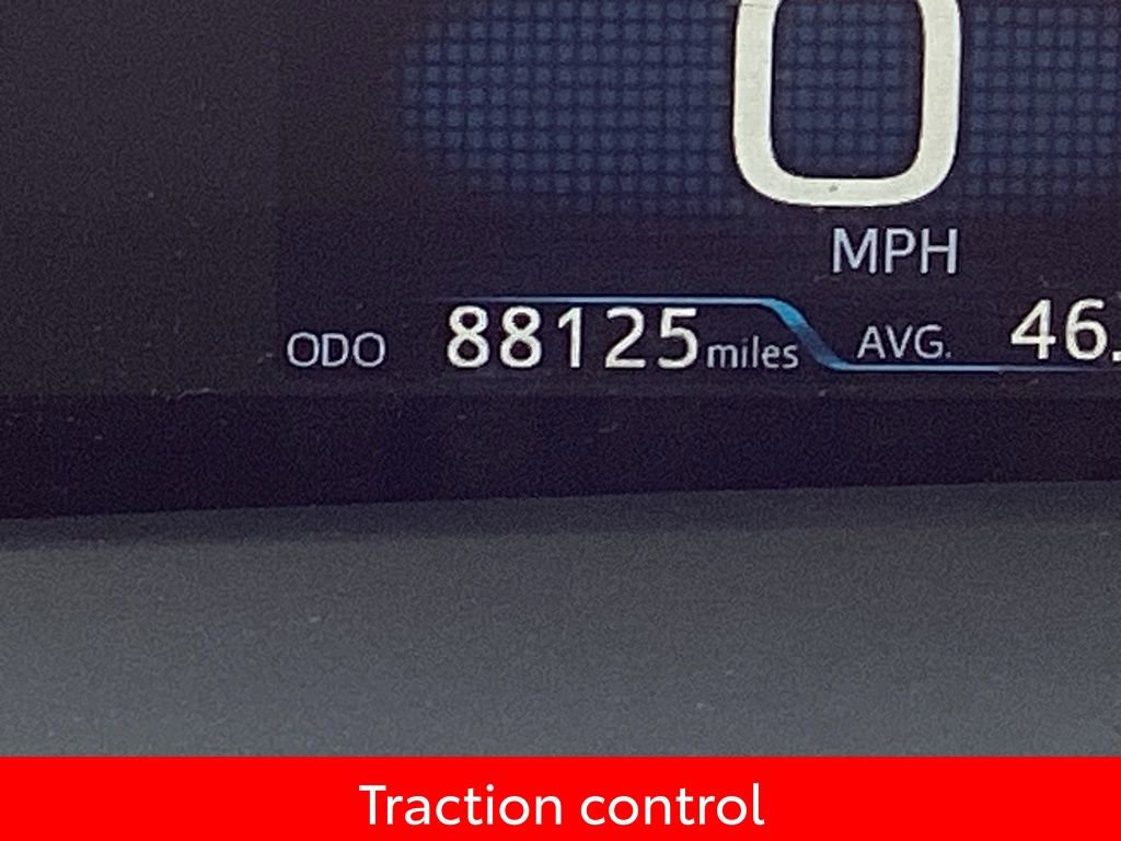 2022 Toyota Prius LE AWD-e photo 4