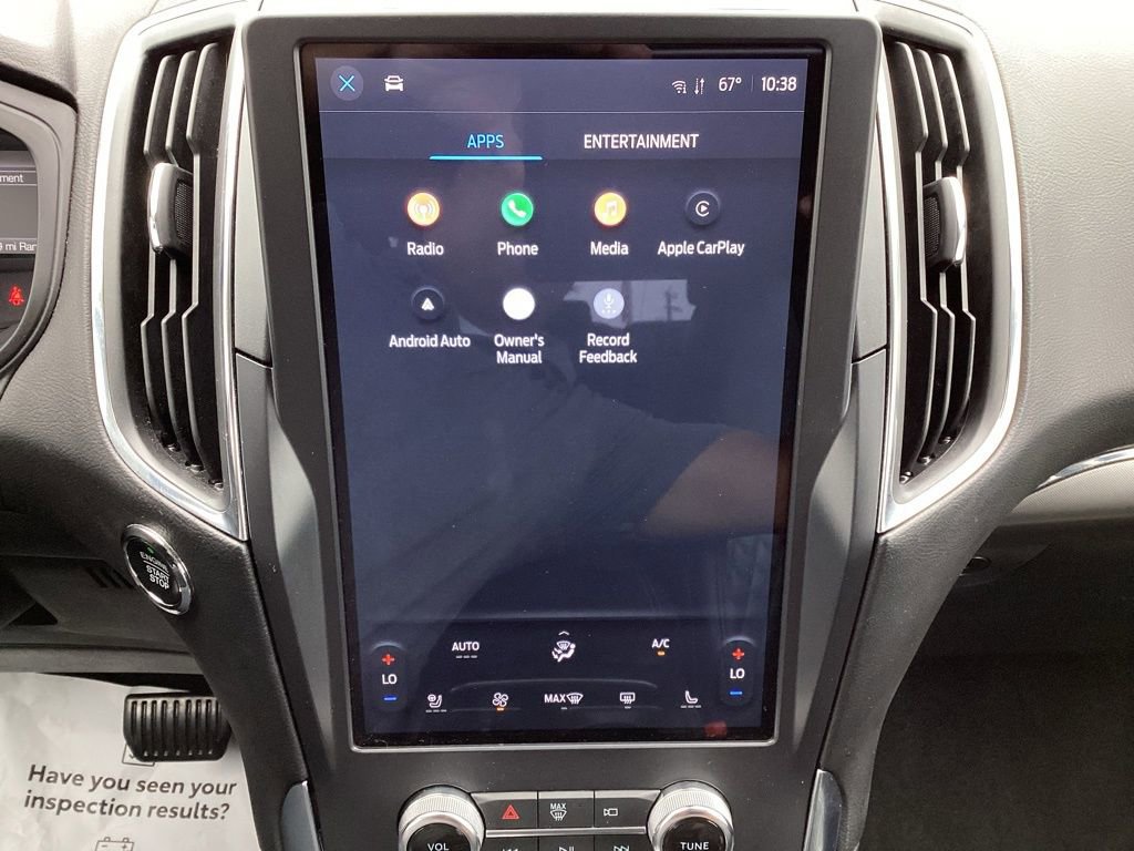 2024 Ford Edge Titanium photo 2