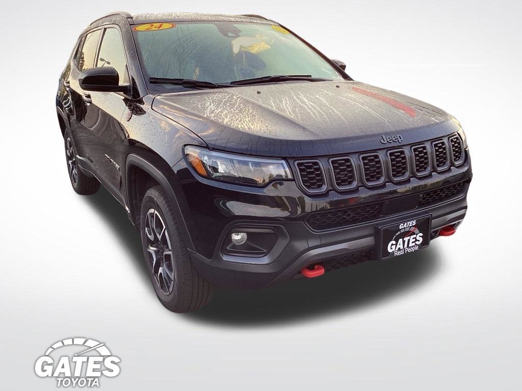 Used 2024 Jeep Compass Trailhawk with VIN 3C4NJDDN7RT137050 for sale in South Bend, IN