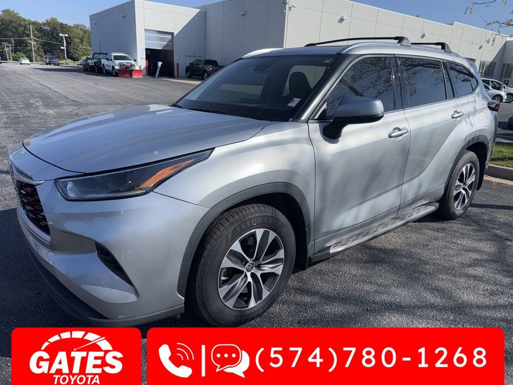 2021 Toyota Highlander XLE Sport photo 2