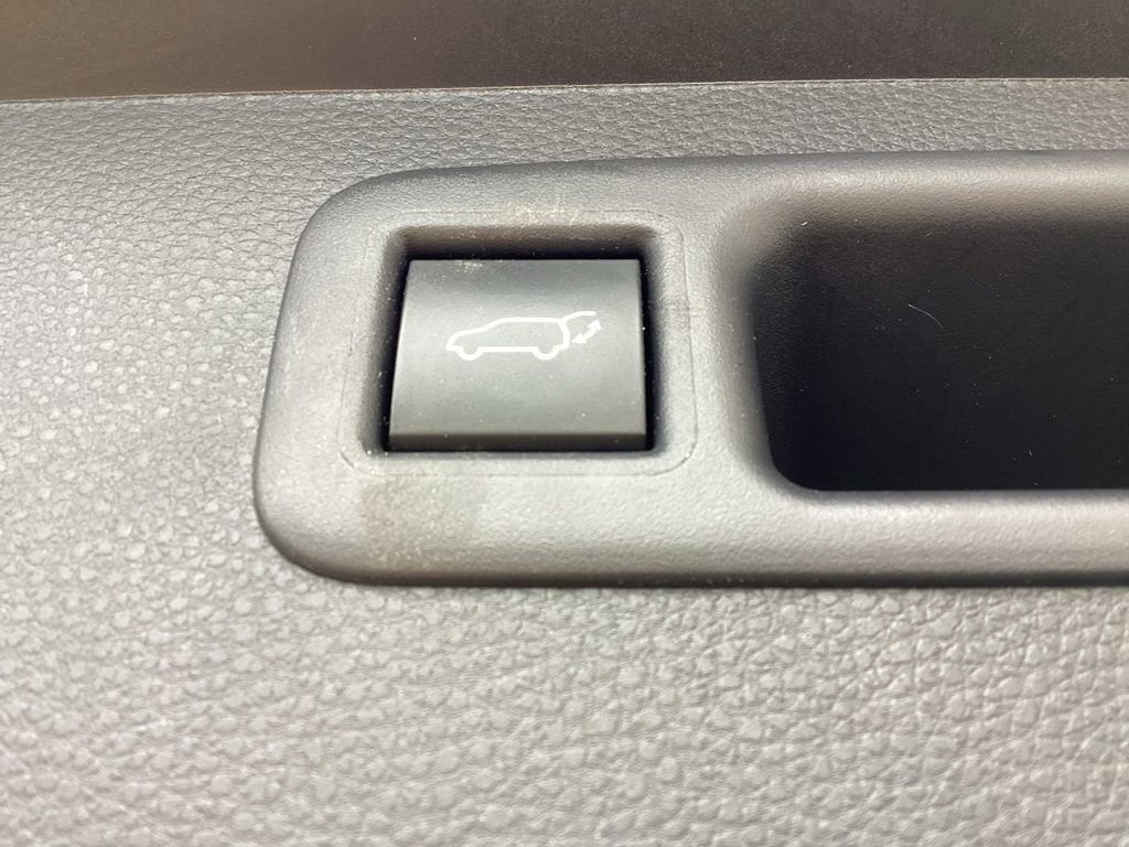 2025 Toyota Highlander XSE - Photo 13