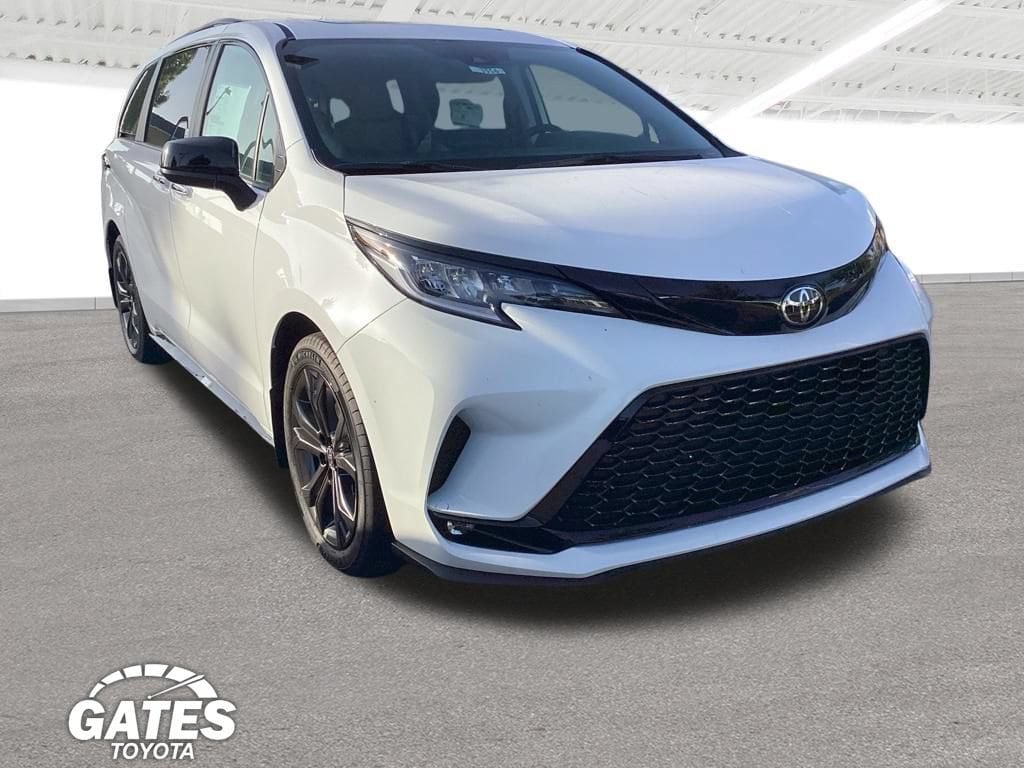 New 2026 Toyota Sienna XSE 7 PASSENGER