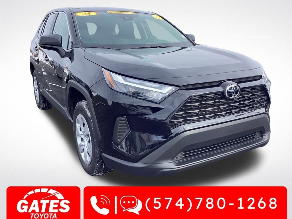 2025 Toyota RAV4 LE's photo