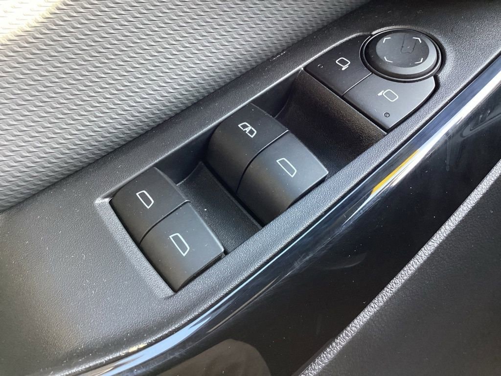 2025 Chevrolet Equinox LT - Photo 21