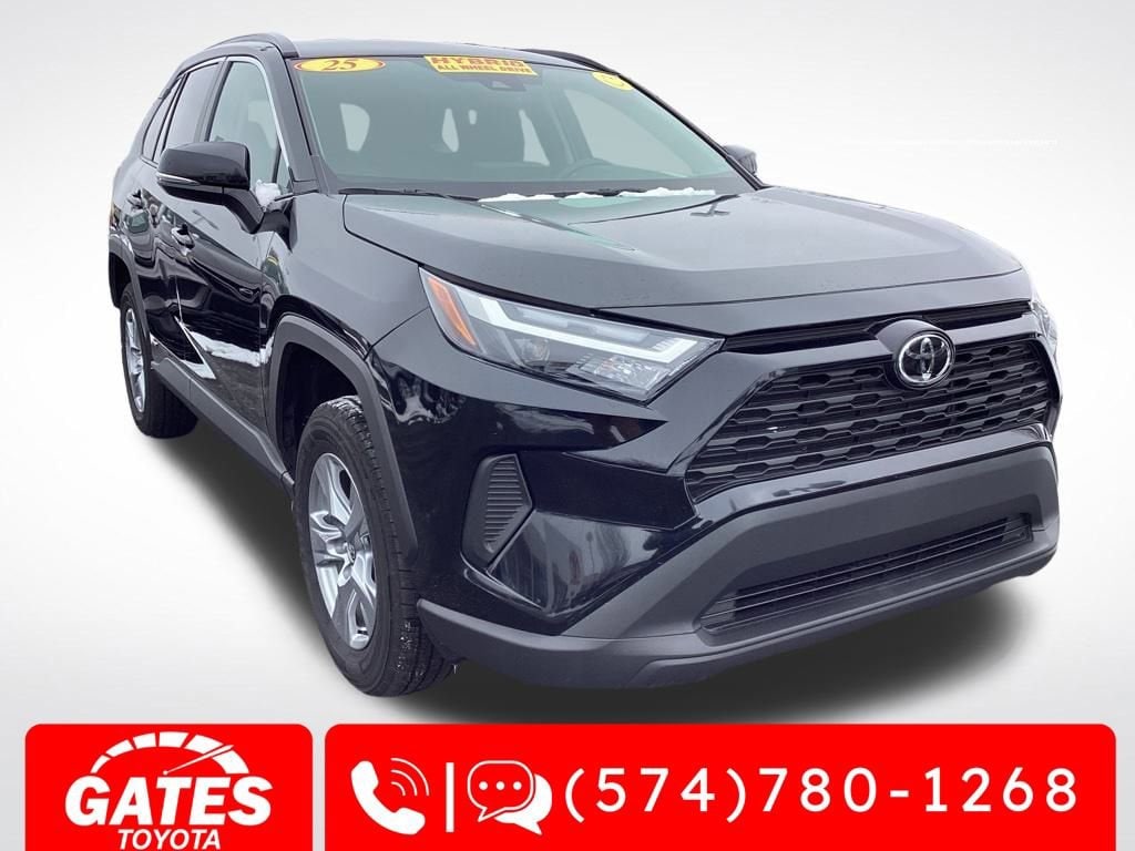 2025 Toyota RAV4 XLE's photo