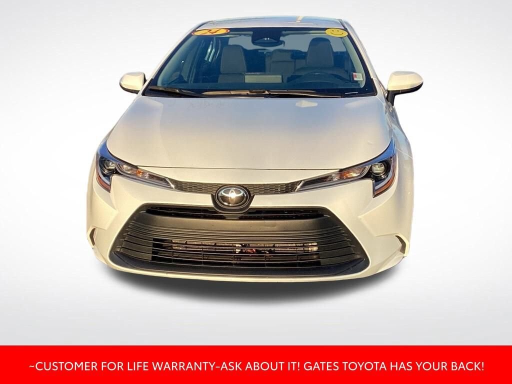 2024 Toyota Corolla LE photo 2