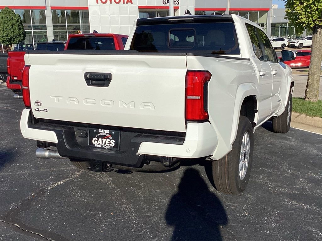 2025 Toyota Tacoma SR5 4x4 Double Cab photo 4