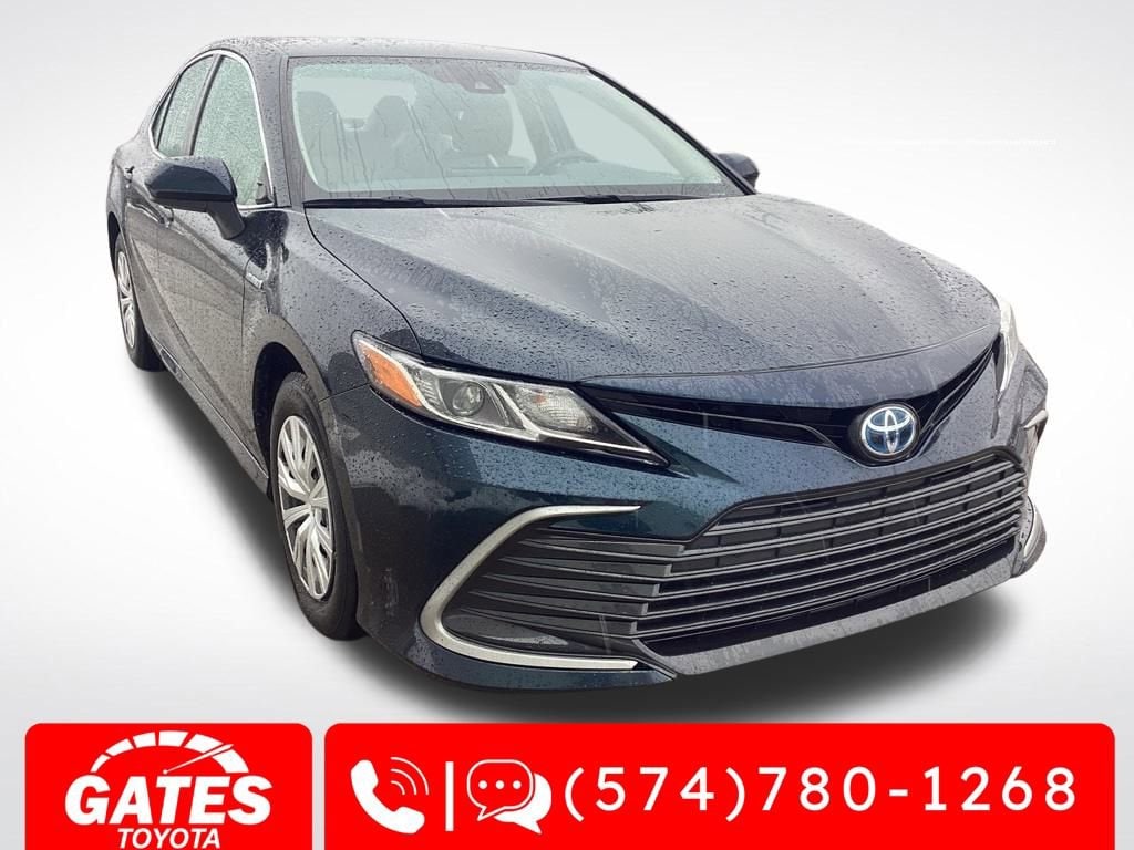 2021 Toyota Camry LE's photo