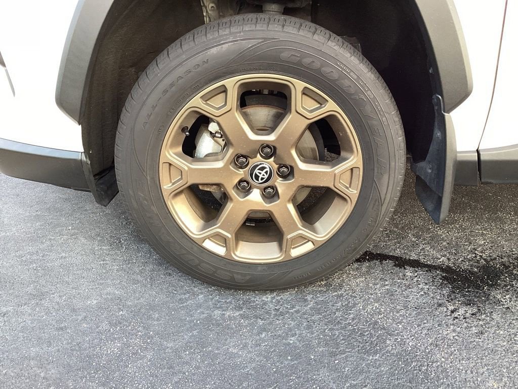 2023 Toyota RAV4 Woodland Edition - Photo 32